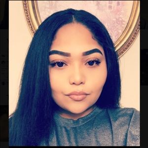 Meet your Posher, Adriana